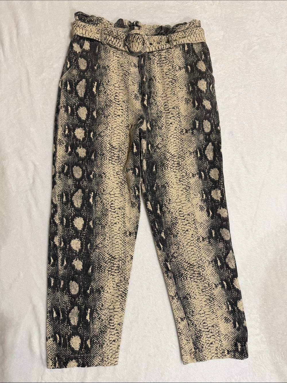 EUC Le Lis Snake Print Belted crop Trousers in Black and Tan SM